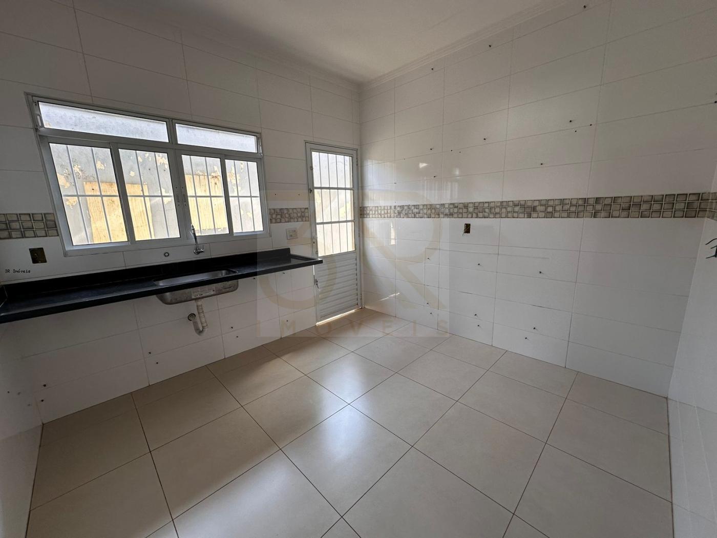 Casa à venda com 3 quartos, 226m² - Foto 13