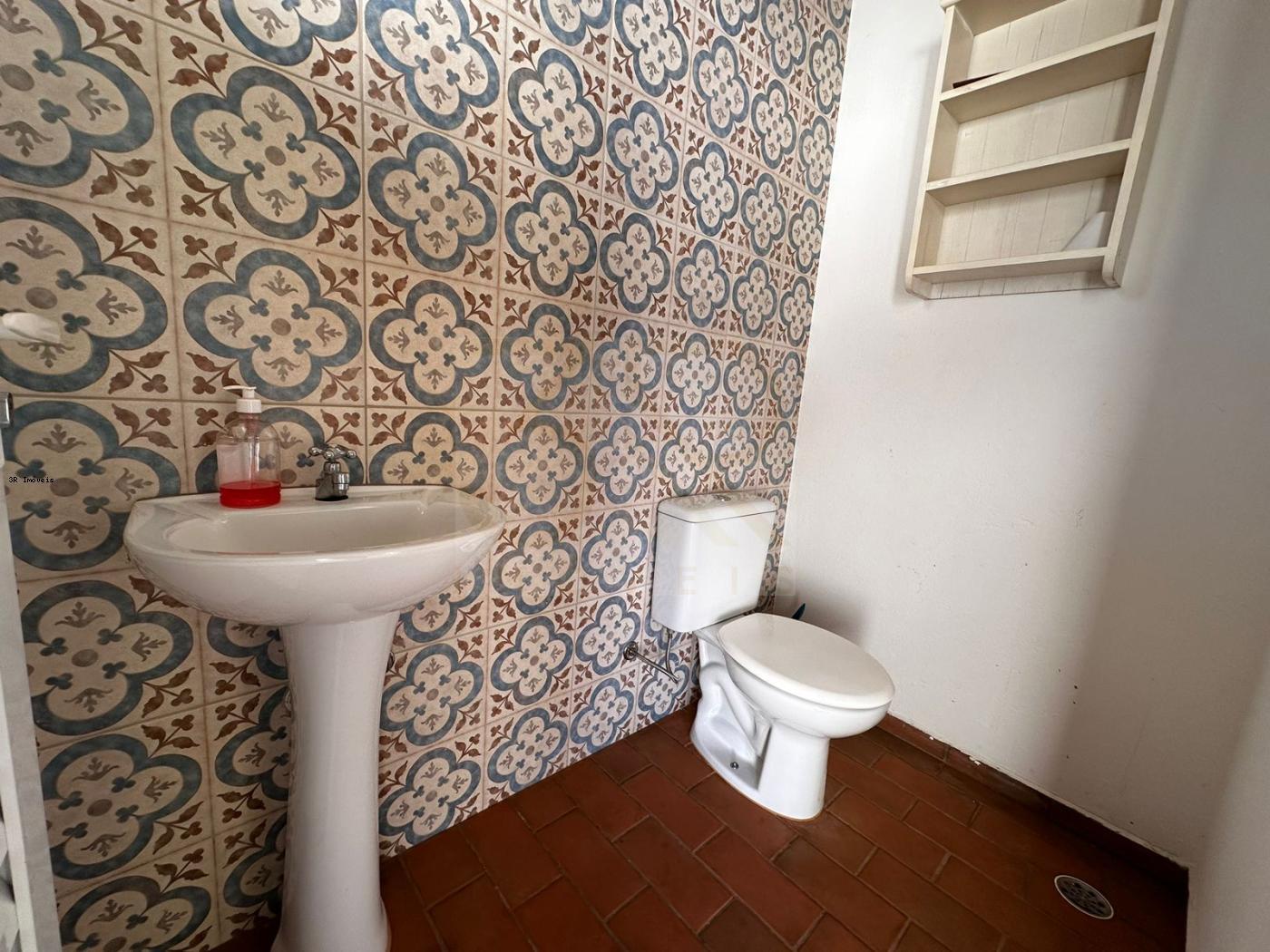 Casa à venda com 3 quartos, 226m² - Foto 8