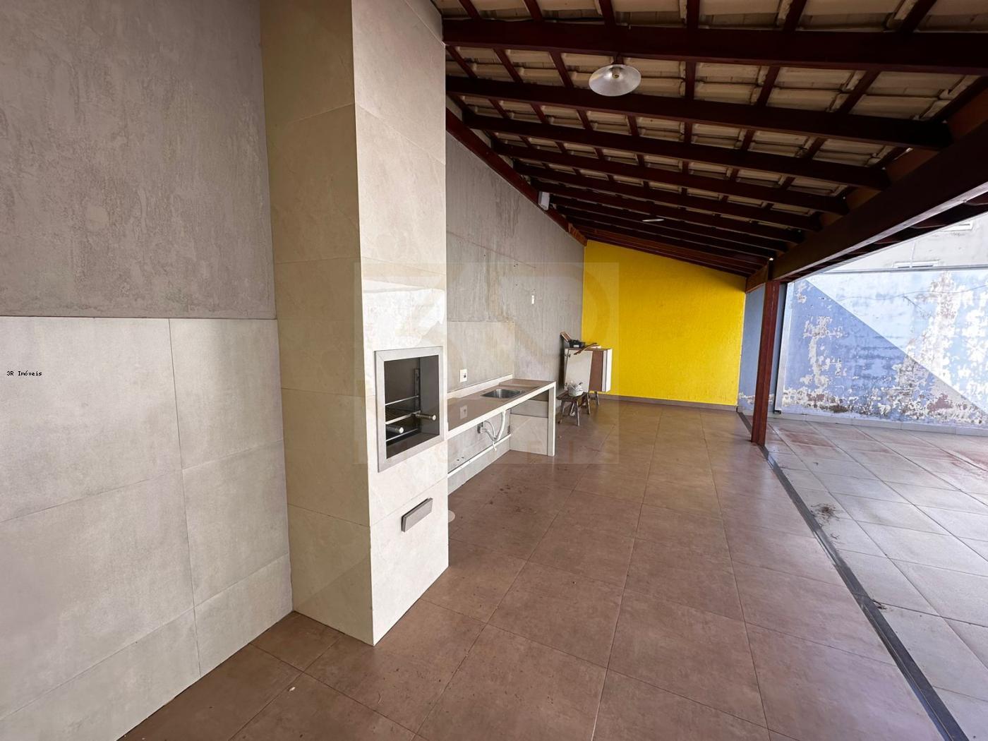 Casa à venda com 3 quartos, 226m² - Foto 9