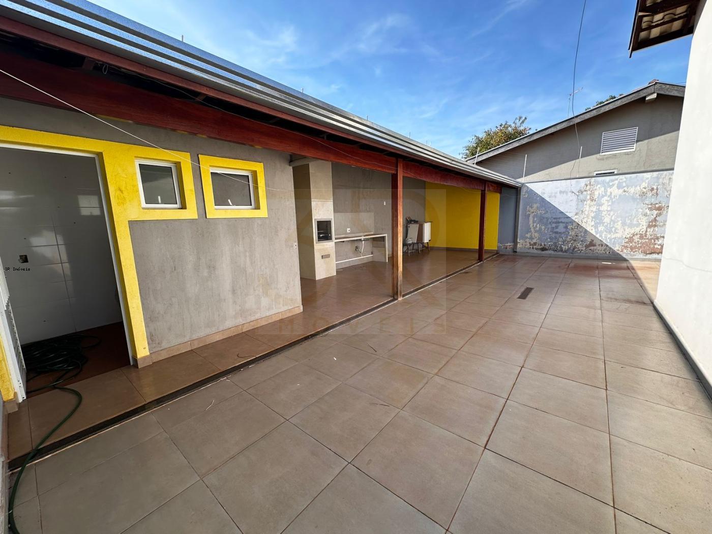 Casa à venda com 3 quartos, 226m² - Foto 7