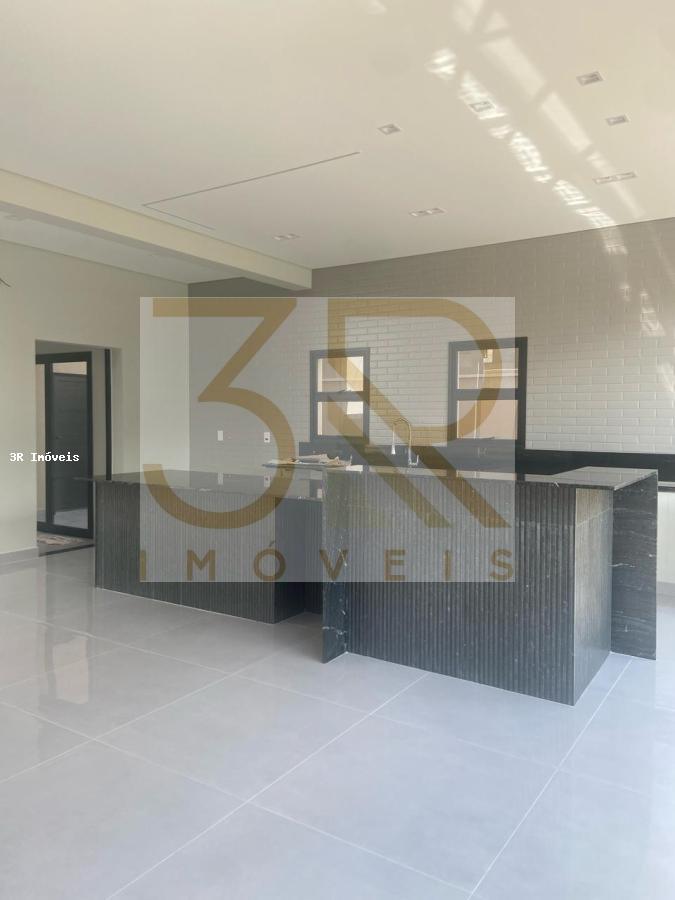 Casa de Condomínio à venda com 3 quartos, 269m² - Foto 1