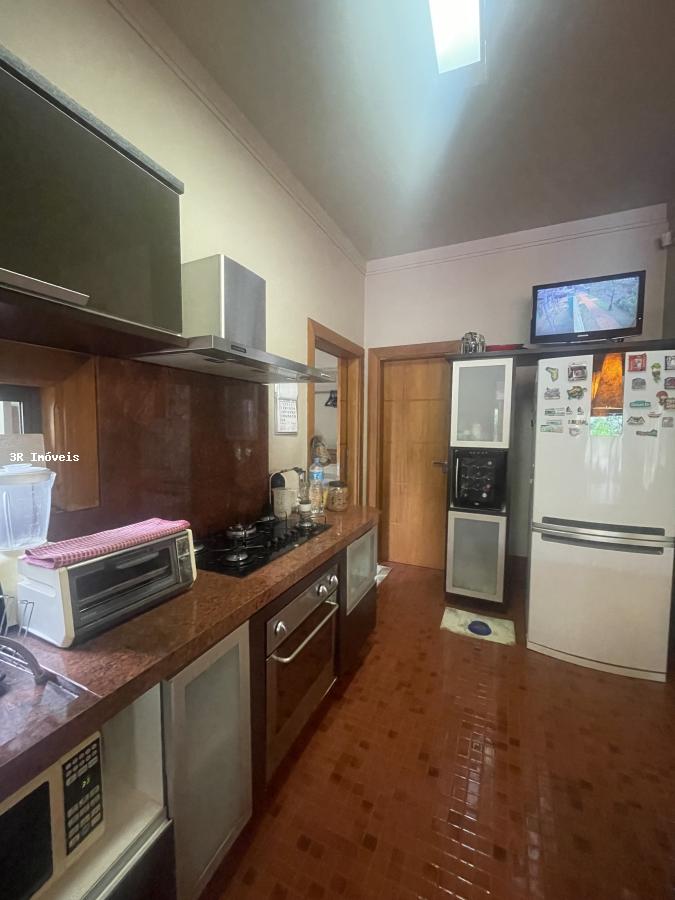 Casa de Condomínio à venda com 4 quartos, 472m² - Foto 19