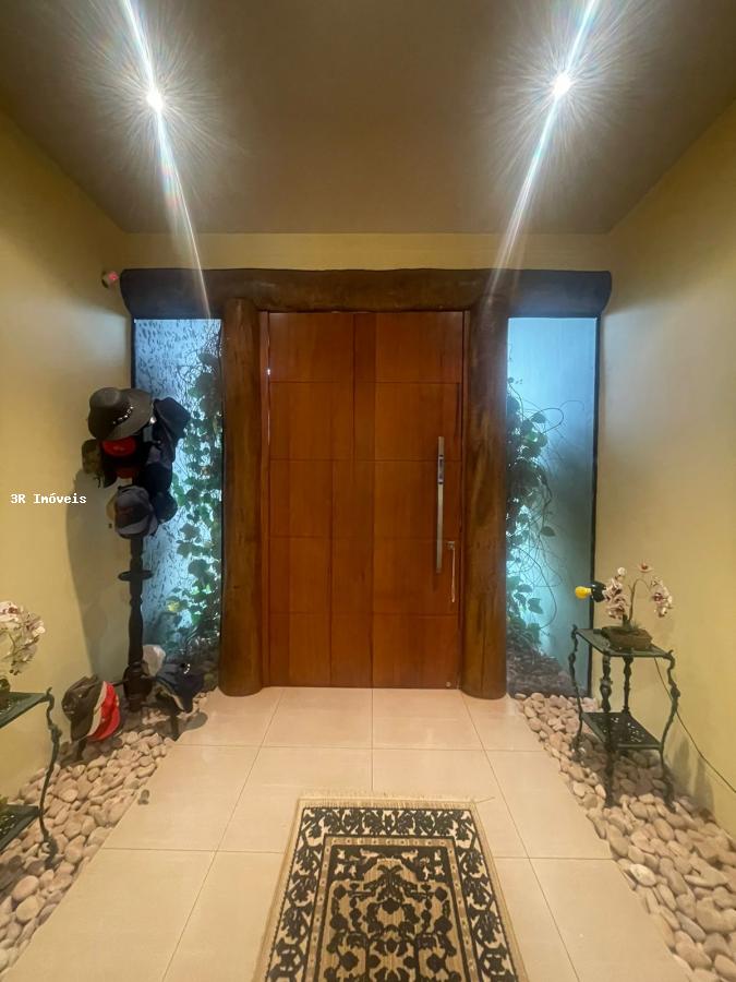 Casa de Condomínio à venda com 4 quartos, 472m² - Foto 3