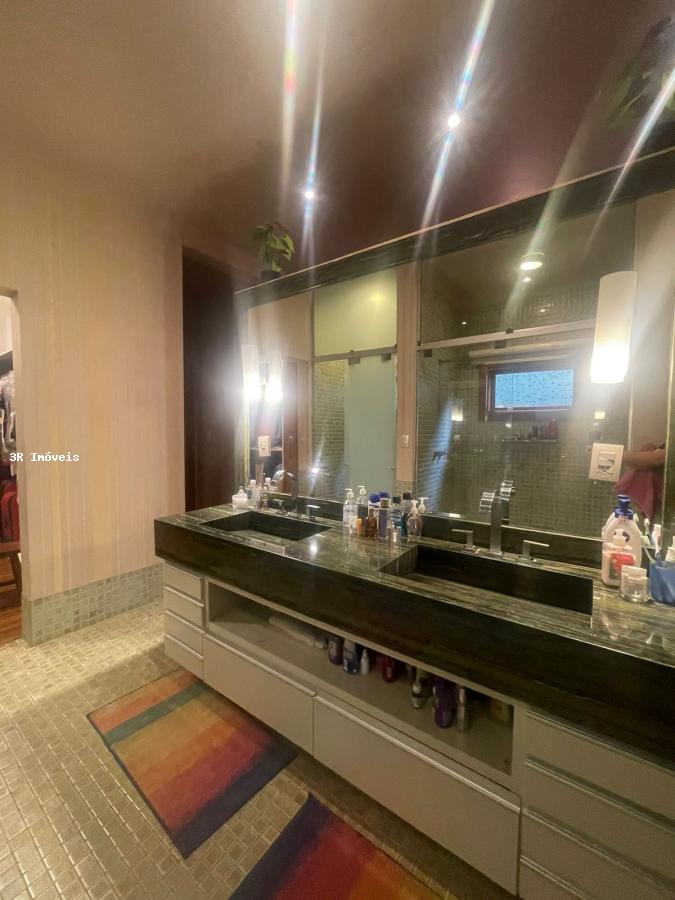 Casa de Condomínio à venda com 4 quartos, 472m² - Foto 37
