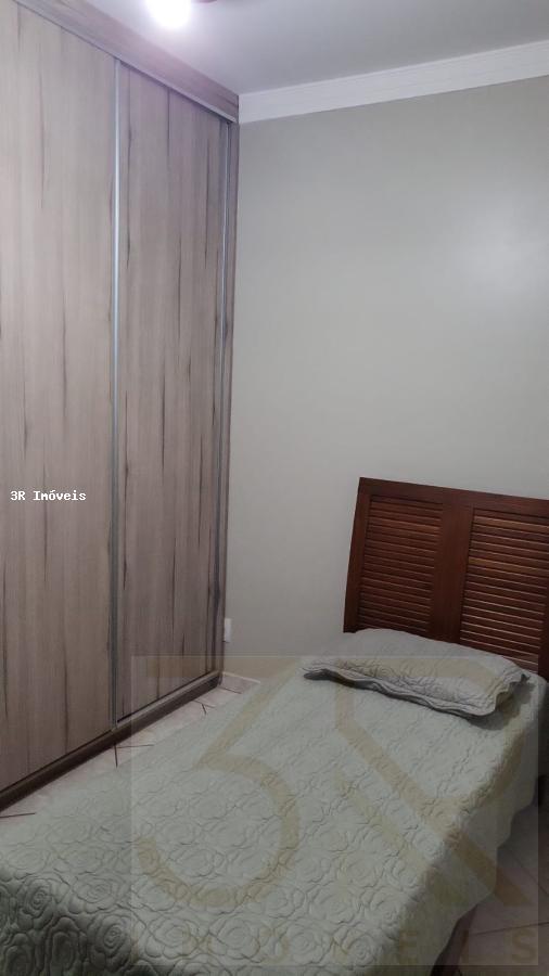 Casa à venda com 3 quartos, 226m² - Foto 12