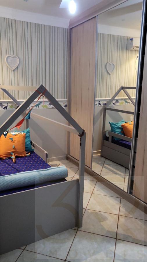 Casa à venda com 3 quartos, 226m² - Foto 14