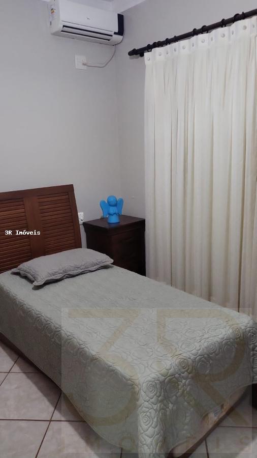 Casa à venda com 3 quartos, 226m² - Foto 13