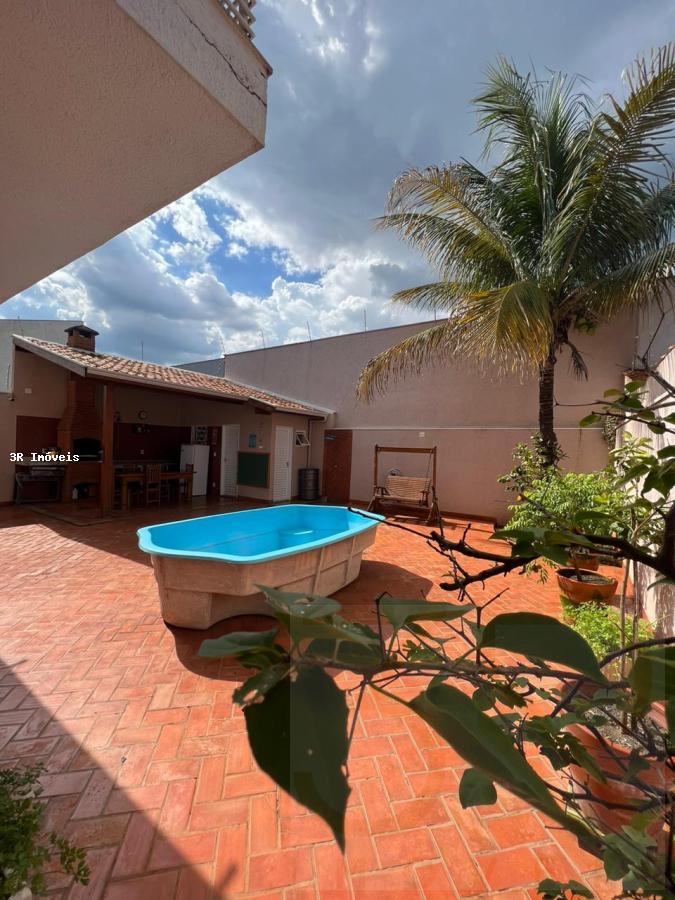 Casa à venda com 3 quartos, 226m² - Foto 19