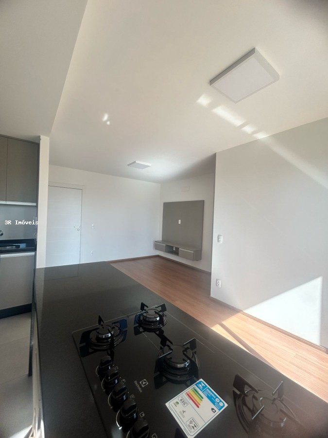 Apartamento para alugar com 2 quartos, 84m² - Foto 12
