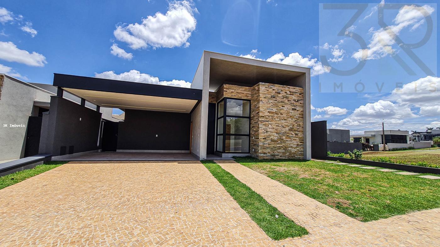 Casa de Condomínio à venda com 3 quartos, 204m² - Foto 2